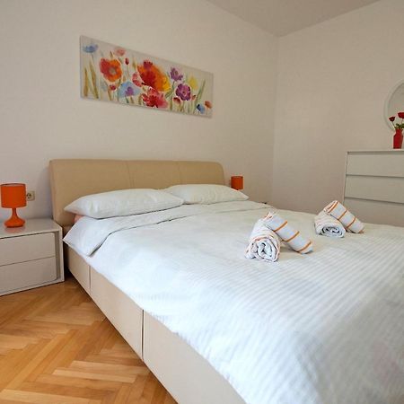 Apartments Bene Banjol Exterior photo