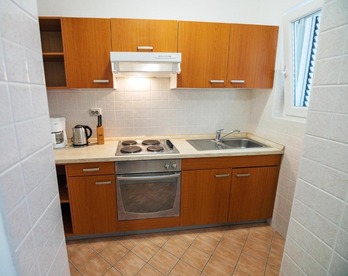 Apartments Bene Banjol Exterior photo