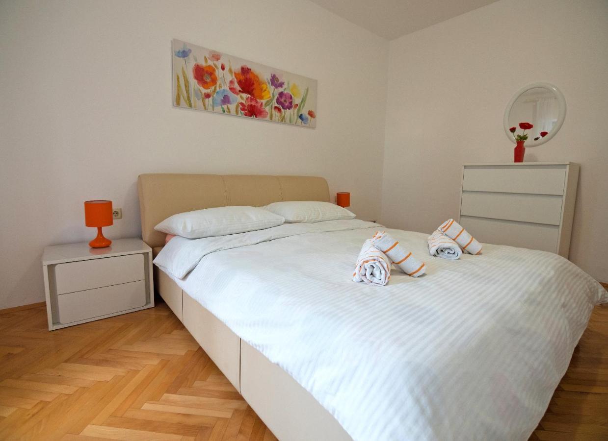 Apartments Bene Banjol Exterior photo
