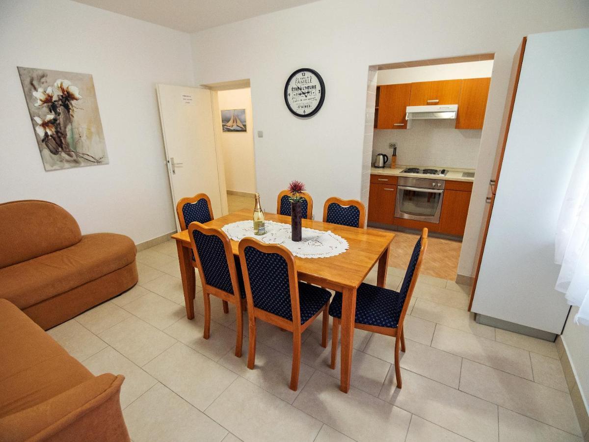 Apartments Bene Banjol Exterior photo