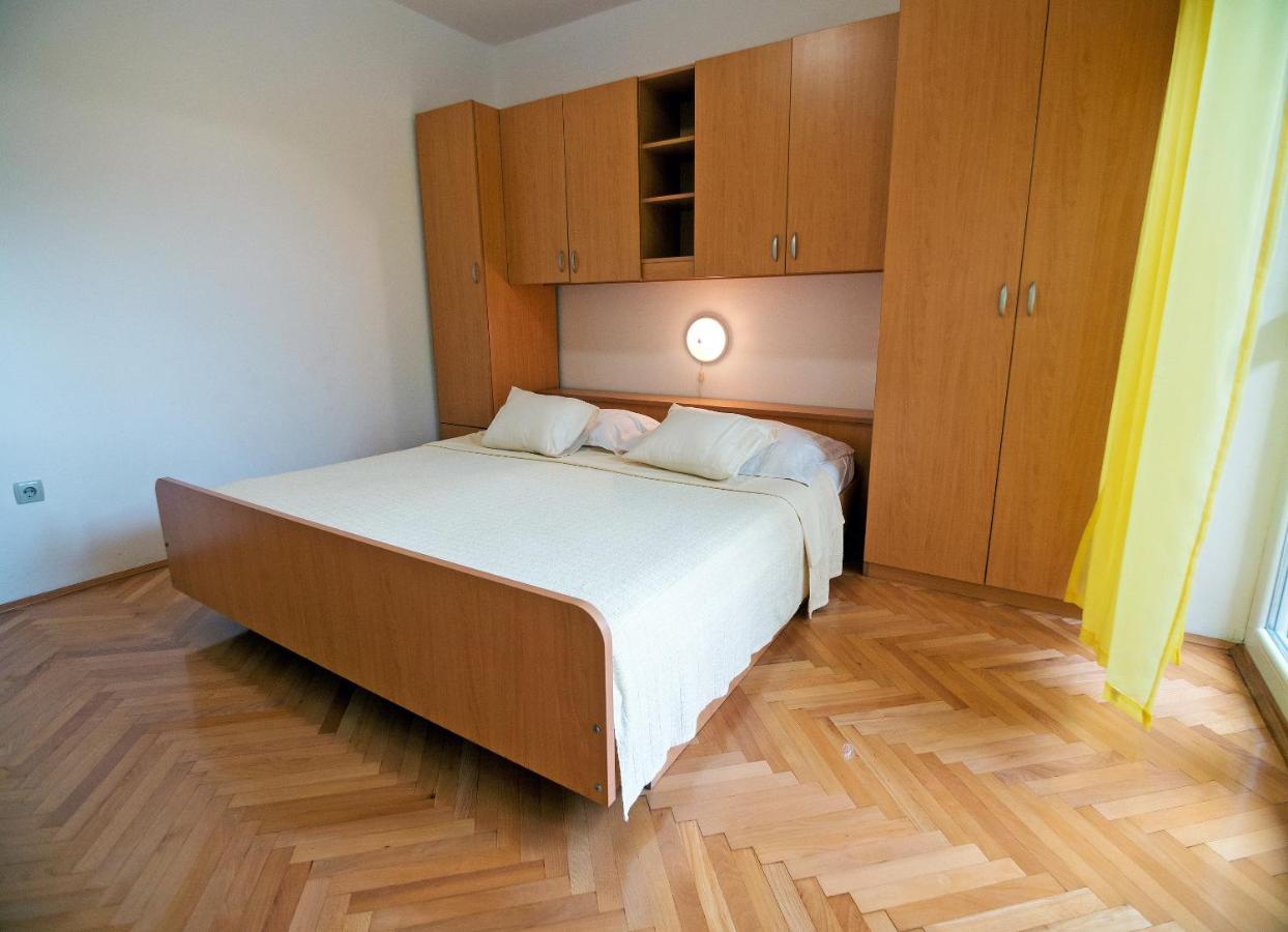 Apartments Bene Banjol Exterior photo