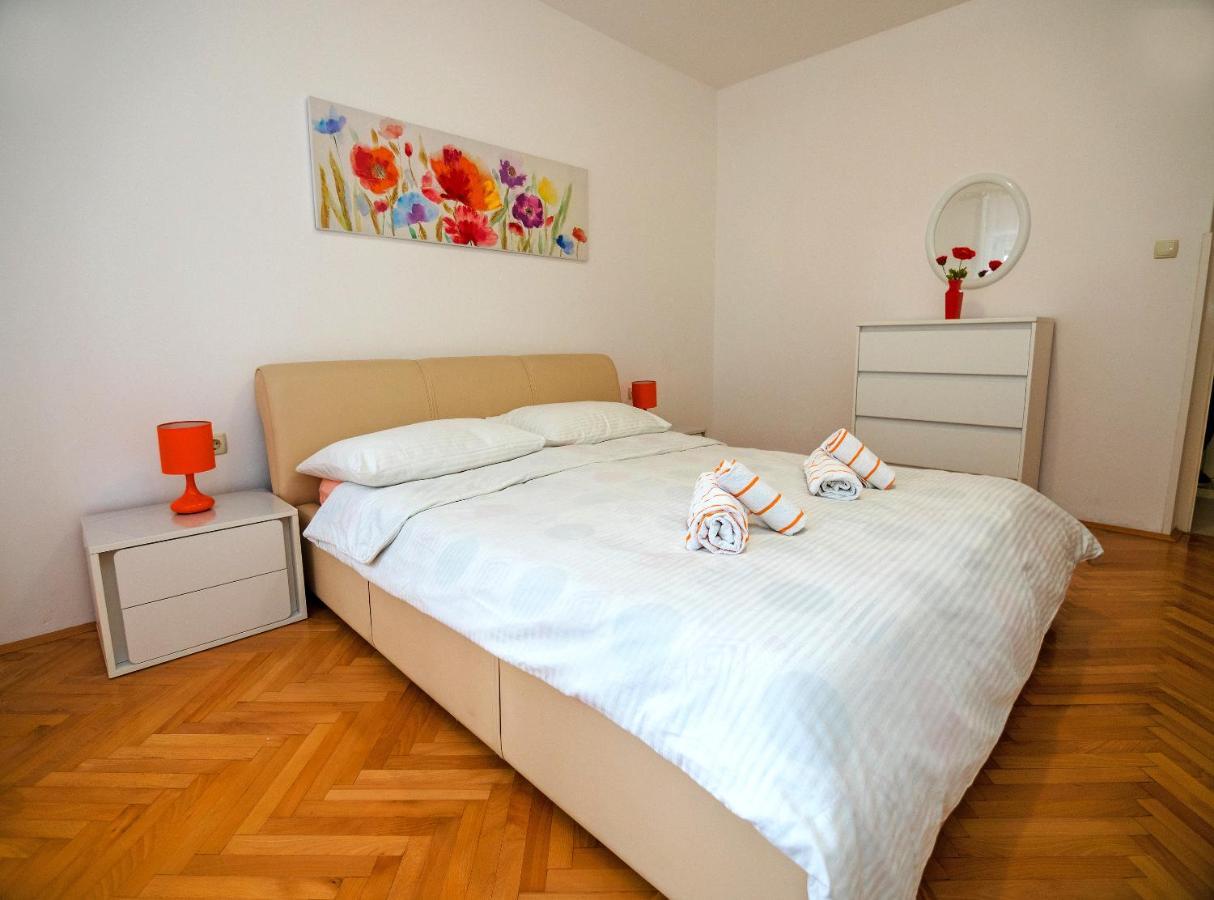 Apartments Bene Banjol Exterior photo