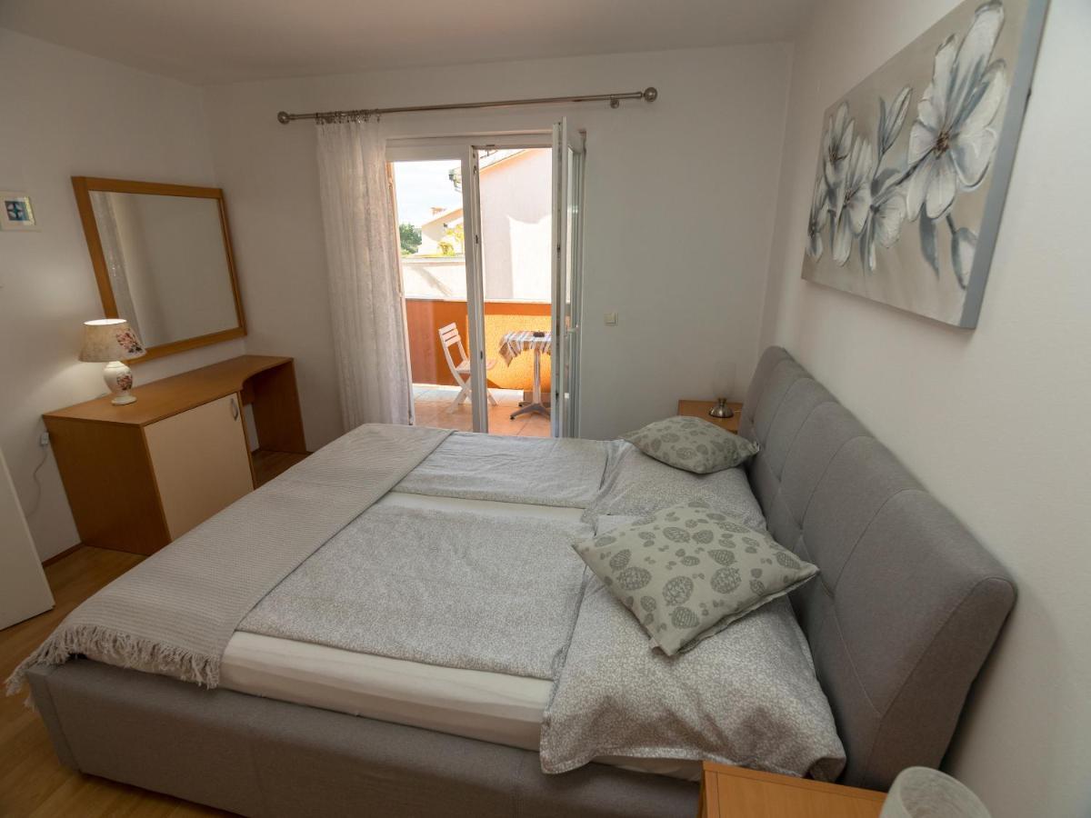 Apartments Bene Banjol Exterior photo