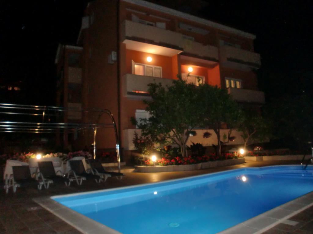 Apartments Bene Banjol Exterior photo