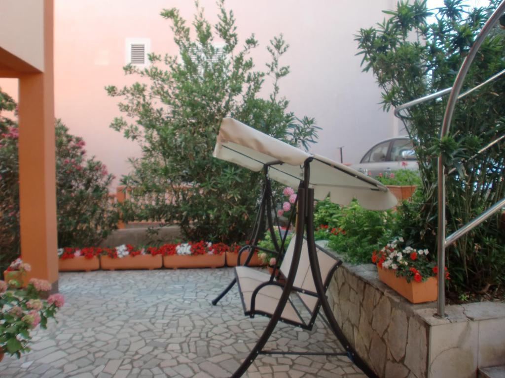 Apartments Bene Banjol Exterior photo